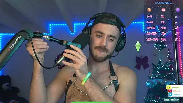 Snapshot of Mikev chatting on 12, 12, 2024 Mikev online show from 12, 12, 2024