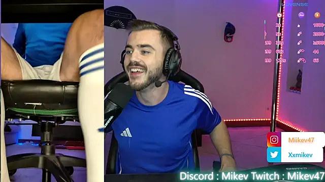 Snapshot of Mikev chatting on 27, 10, 2025 Mikev online show from 27, 10, 2025