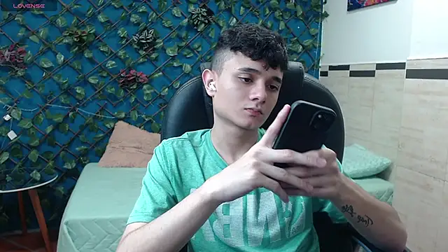 Snapshot of Waturox chatting on 25, 2, 2025 Waturox online show from 25, 2, 2025