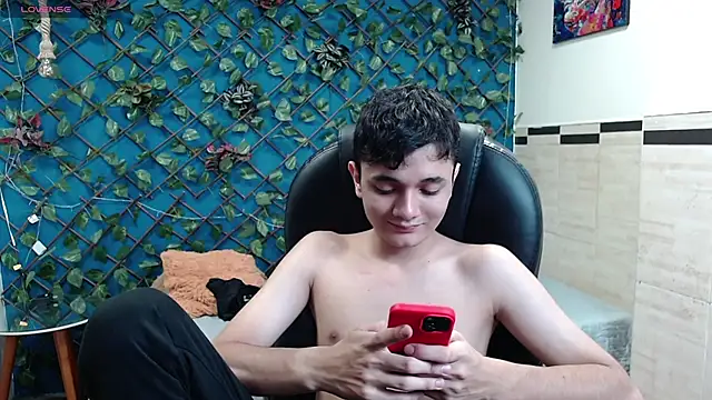 Snapshot of Waturox chatting on 3, 10, 2025 Waturox online show from 3, 10, 2025