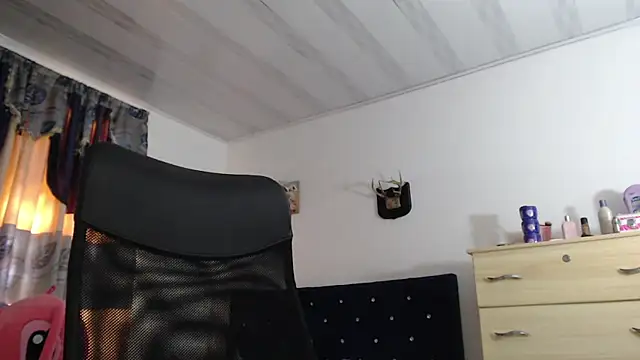 sweet cutetras22 online show from 20, 1, 2025