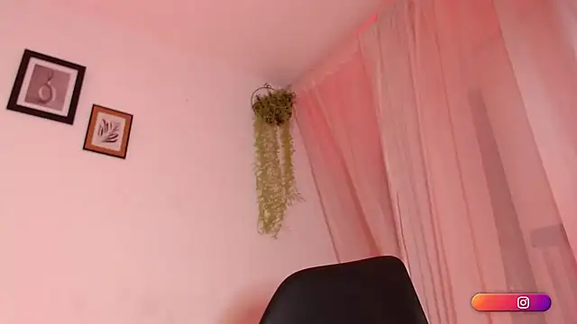 MiaKnox online show from 27, 12, 2024