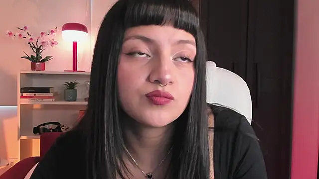 nahiapaws online show from 5, 3, 2026