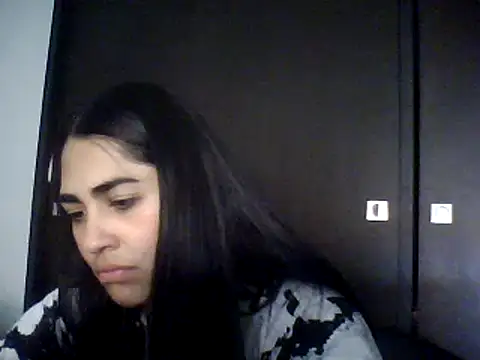 Snapshot of Charlotte_cute18 chatting on 13, 12, 2024 Charlotte cute18 online show from 13, 12, 2024