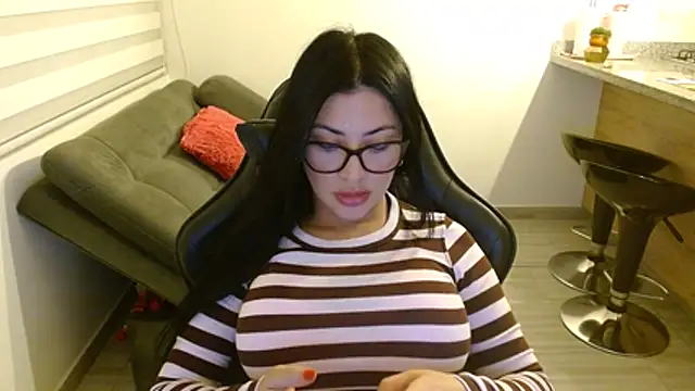 Charlotte cute18 online show from 18, 7, 2026