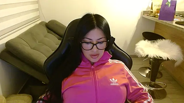 Charlotte cute18 online show from 3, 8, 2026