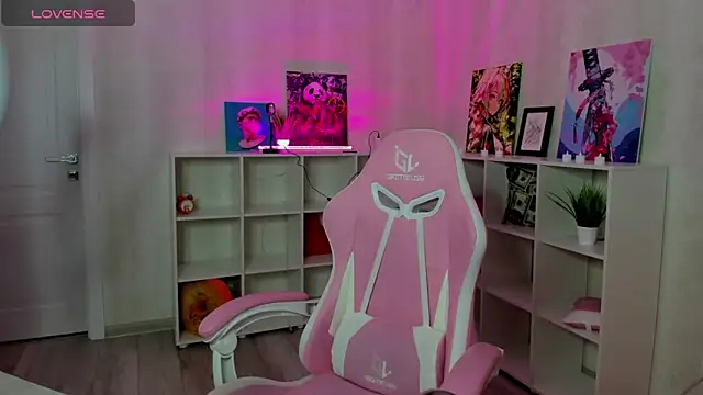 Stacey Brown online show from 2, 12, 2024