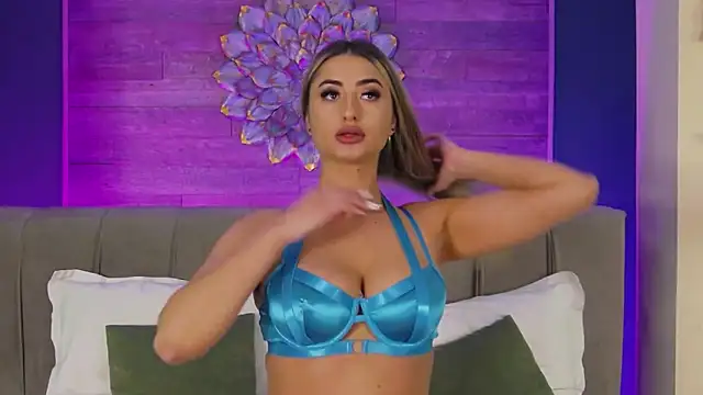 Snapshot of LoraDevine chatting on 22, 5, 2026 LoraDevine online show from 22, 5, 2026