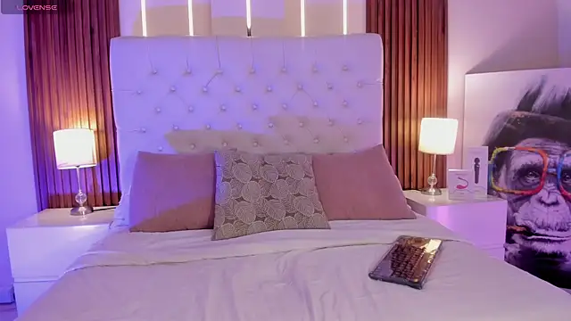 Snapshot of vega_roux chatting on 22, 11, 2025 vega roux online show from 22, 11, 2025