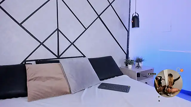 Natasha Smith09 online show from 6, 3, 2025