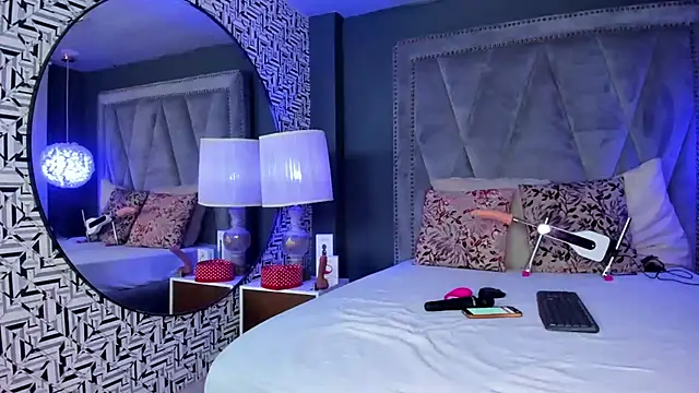 Hotsamantamature online show from 5, 3, 2025