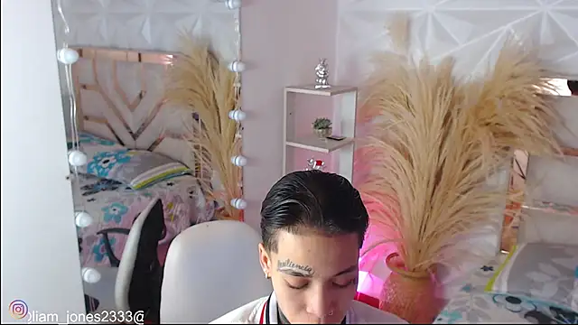 Jonesliam23 online show from 11, 11, 2025