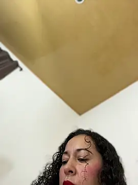 luisa curli online show from 25, 4, 2026