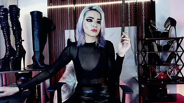 missdarklady online show from 28, 7, 2026