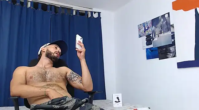 Snapshot of Sanit_Di chatting on 18, 12, 2024 Sanit Di online show from 18, 12, 2024