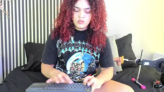 Snapshot of KarineWine chatting on 28, 7, 2026 KarineWine online show from 28, 7, 2026