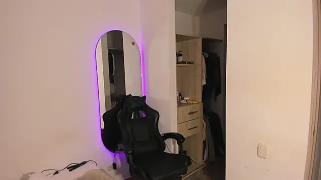 rose scottt online show from 18, 4, 2026