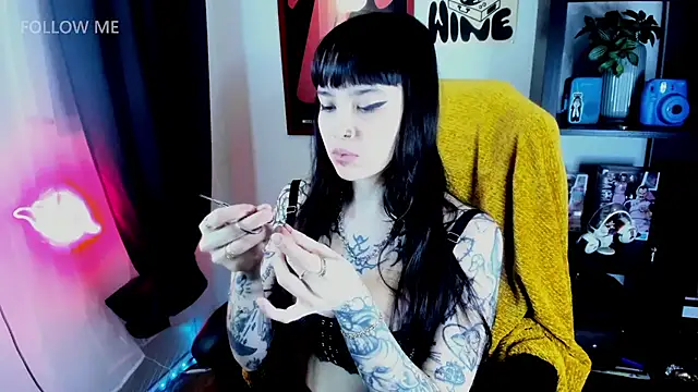Demongirl6666 online show from 16, 3, 2026