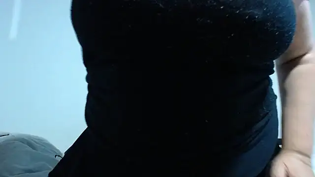 Snapshot of Sweeetness_Milf chatting on 21, 3, 2025 Sweeetness Milf online show from 21, 3, 2025