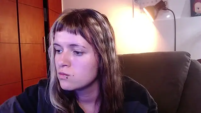 NEXT DOOR GIRL  online show from 20, 10, 2025