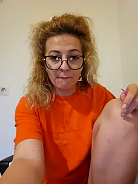 Snapshot of Selenna_emma chatting on 22, 10, 2025 Selenna emma online show from 22, 10, 2025