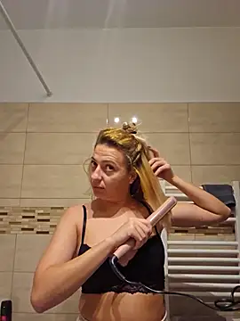 Snapshot of Selenna_emma chatting on 31, 10, 2025 Selenna emma online show from 31, 10, 2025