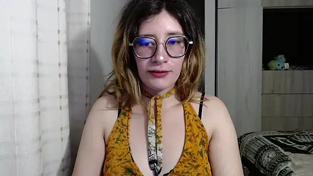 Snapshot of mariana124- chatting on 9, 12, 2024 mariana124- online show from 9, 12, 2024