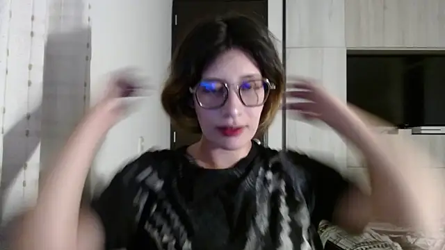 Snapshot of mariana124- chatting on 30, 12, 2024 mariana124- online show from 30, 12, 2024