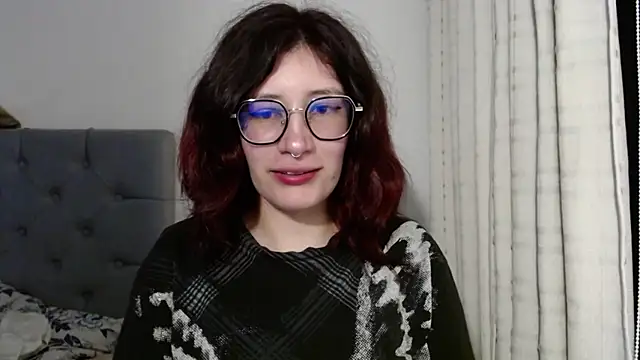 Snapshot of mariana124- chatting on 2, 1, 2025 mariana124- online show from 2, 1, 2025