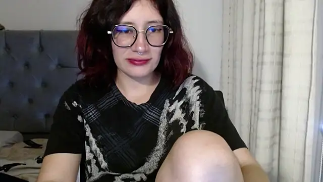 Snapshot of mariana124- chatting on 2, 1, 2025 mariana124- online show from 2, 1, 2025