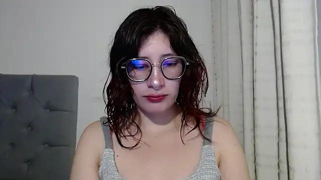 Snapshot of mariana124- chatting on 4, 1, 2025 mariana124- online show from 4, 1, 2025