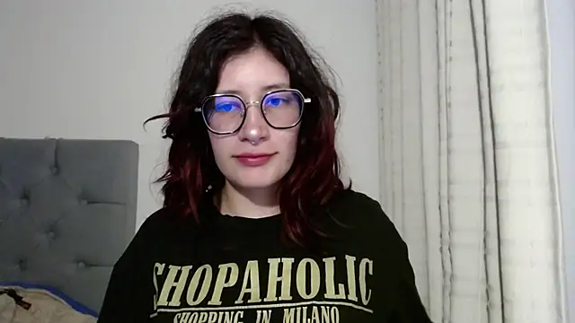 Snapshot of mariana124- chatting on 7, 1, 2025 mariana124- online show from 7, 1, 2025