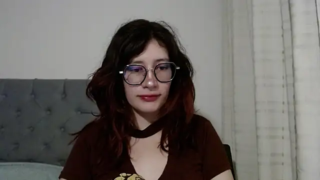 Snapshot of mariana124- chatting on 4, 2, 2025 mariana124- online show from 4, 2, 2025