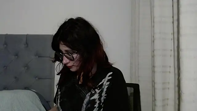 Snapshot of mariana124- chatting on 5, 2, 2025 mariana124- online show from 5, 2, 2025