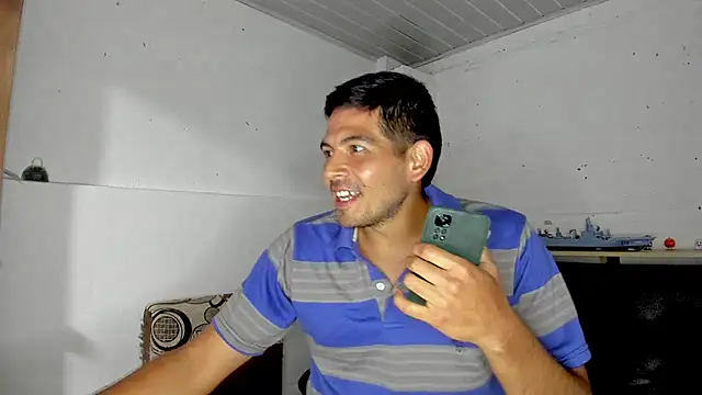 Snapshot of Himoreno25 chatting on 1, 1, 2025 Himoreno25 online show from 1, 1, 2025