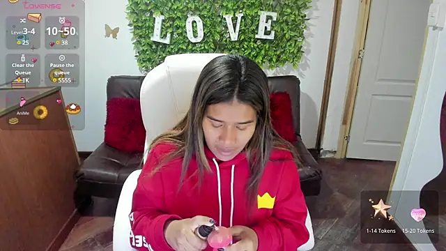 Enma  clark online show from 20, 12, 2024