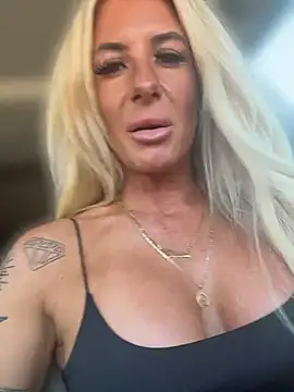blondiluvsanal online show from 22, 7, 2026