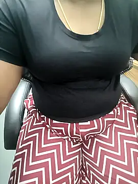 Snapshot of tamil_subha69 chatting on 23, 12, 2025 tamil subha69 online show from 23, 12, 2025