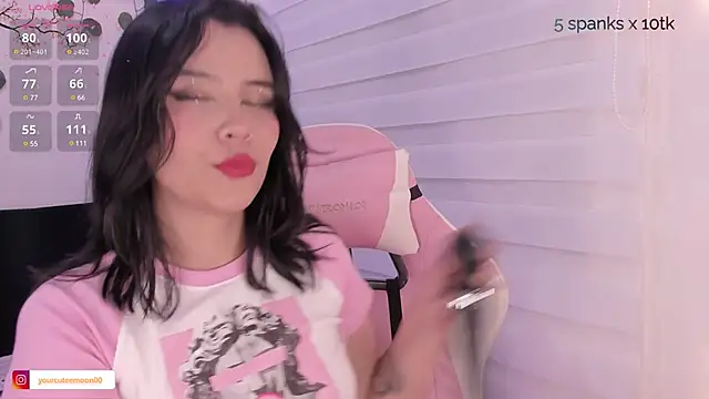 moonliiiight1 online show from 8, 1, 2025