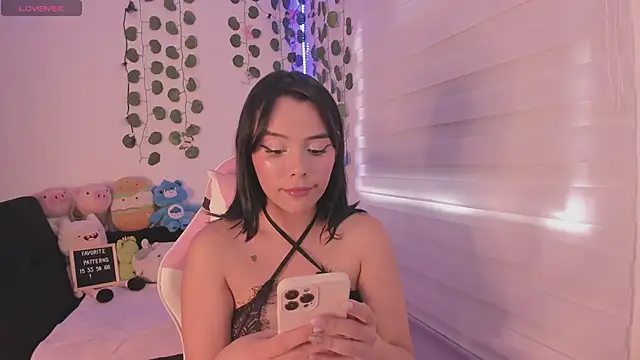 moonliiiight1 online show from 2, 3, 2025