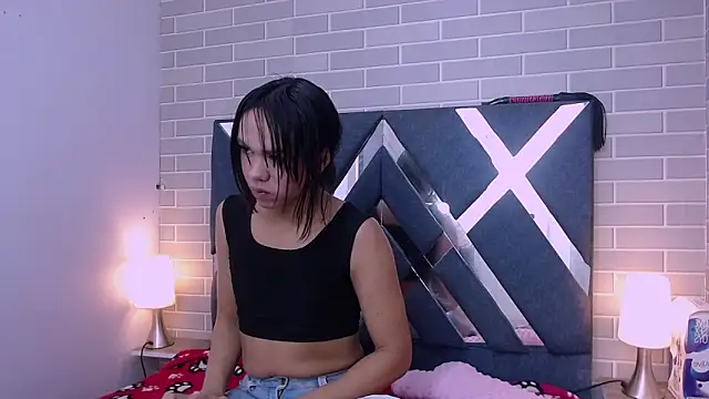 AndreaGil  online show from 8, 1, 2025