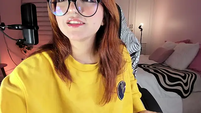 SweetJennaa online show from 8, 3, 2025