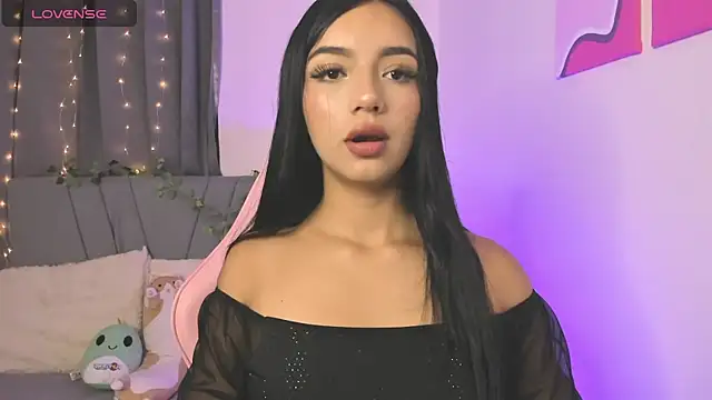 Snapshot of emy_bonita1 chatting on 20, 12, 2024 emy bonita1 online show from 20, 12, 2024