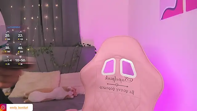 Snapshot of emy_bonita1 chatting on 14, 1, 2025 emy bonita1 online show from 14, 1, 2025