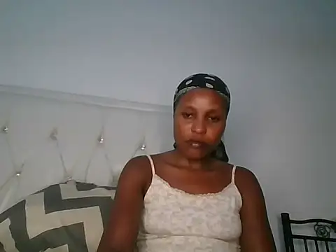 Candykitten online show from 6, 3, 2025