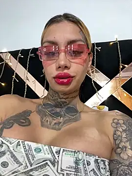 Snapshot of Zaratattoox chatting on 11, 10, 2025 Zaratattoox online show from 11, 10, 2025