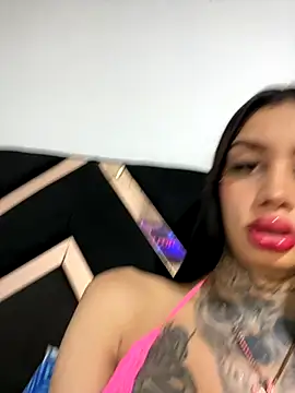 Snapshot of Zaratattoox chatting on 3, 12, 2025 Zaratattoox online show from 3, 12, 2025