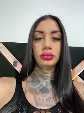 Snapshot of Zaratattoox chatting on 21, 12, 2025 Zaratattoox online show from 21, 12, 2025