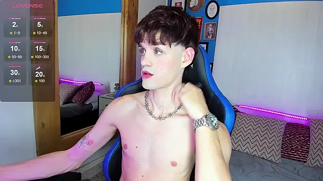 VladHellsing4 online show from 4, 3, 2025