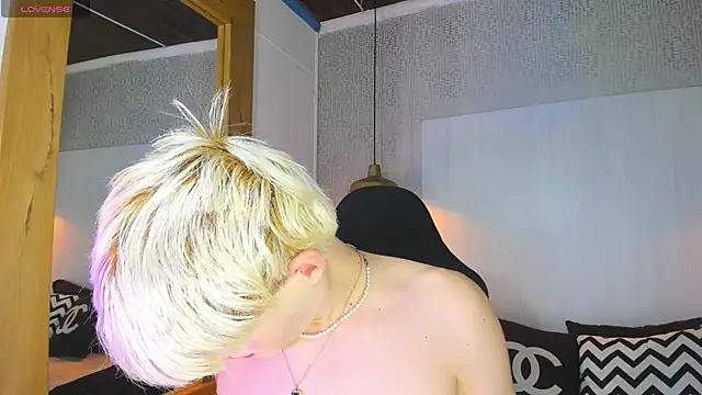 VladHellsing4 online show from 21, 2, 2026